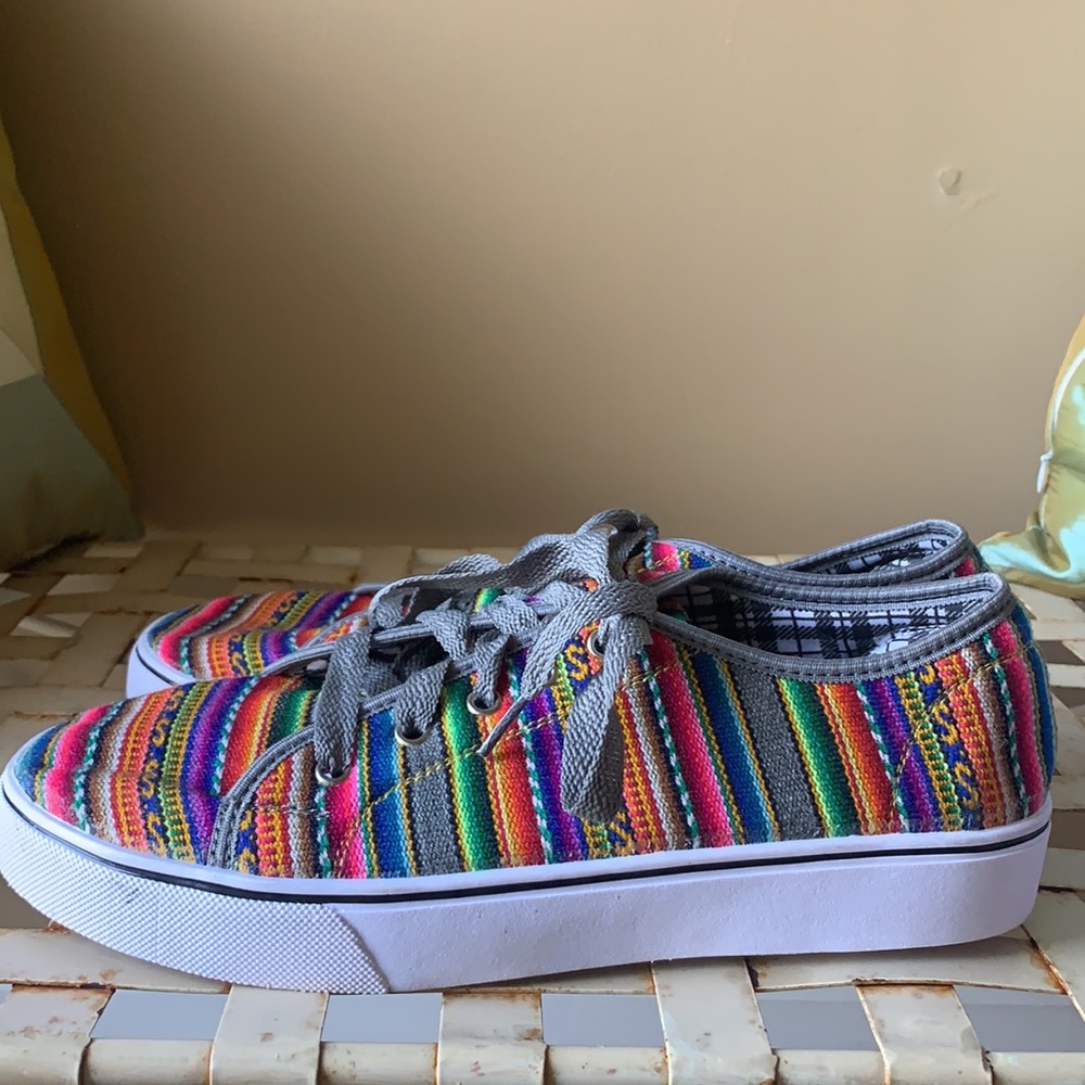 Very cool Cloth Baja Multi colored Print Sneakers - Picture 7 of 13